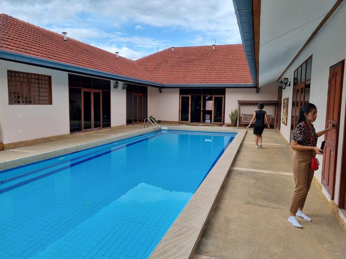Meyers Hua Hin Hotel Bagian luar foto