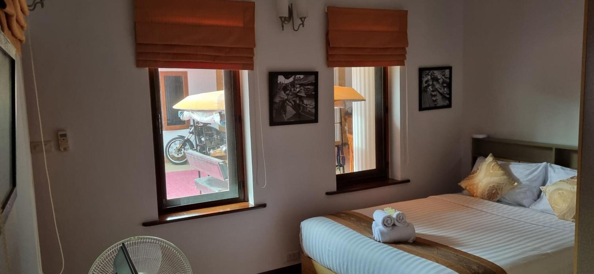 Meyers Hua Hin Hotel Bagian luar foto
