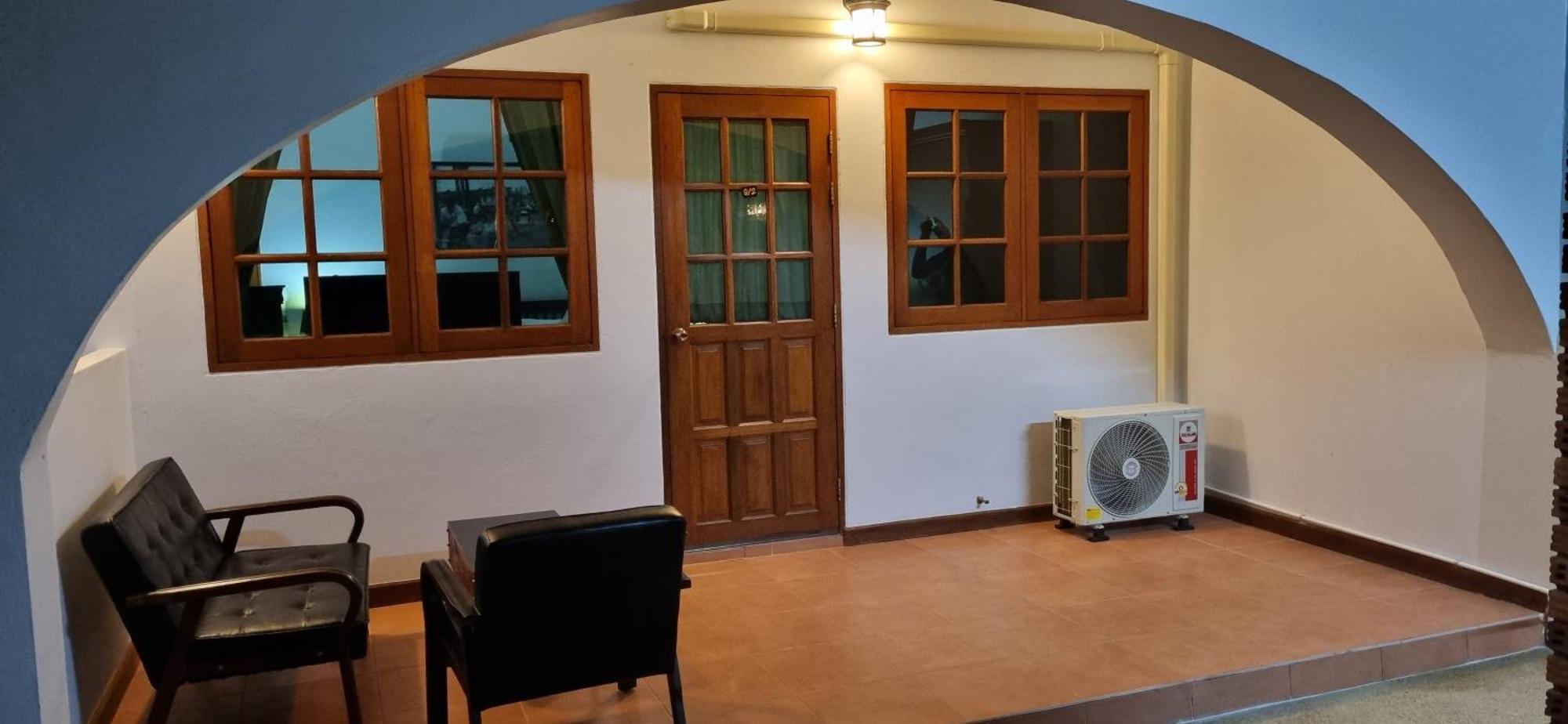 Meyers Hua Hin Hotel Bagian luar foto