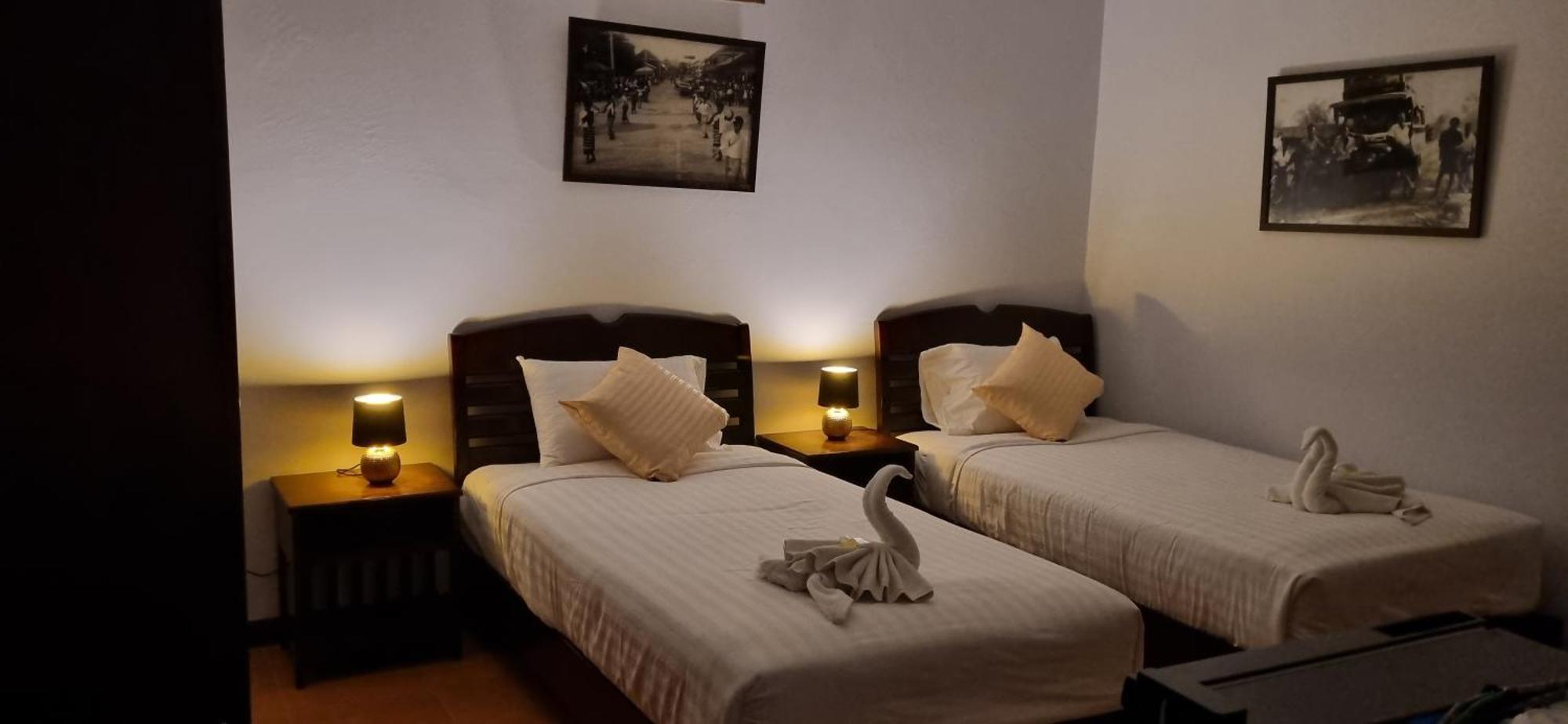Meyers Hua Hin Hotel Bagian luar foto