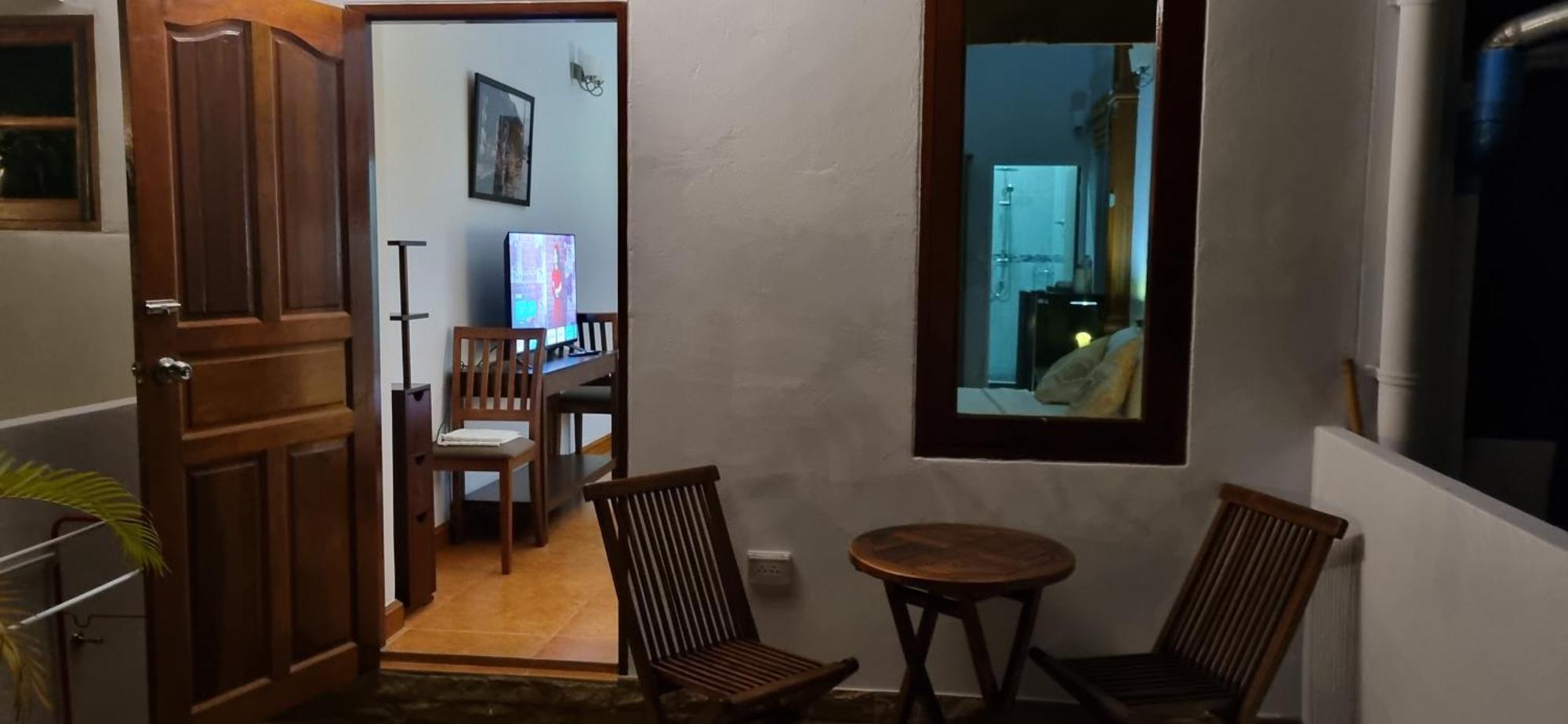 Meyers Hua Hin Hotel Bagian luar foto