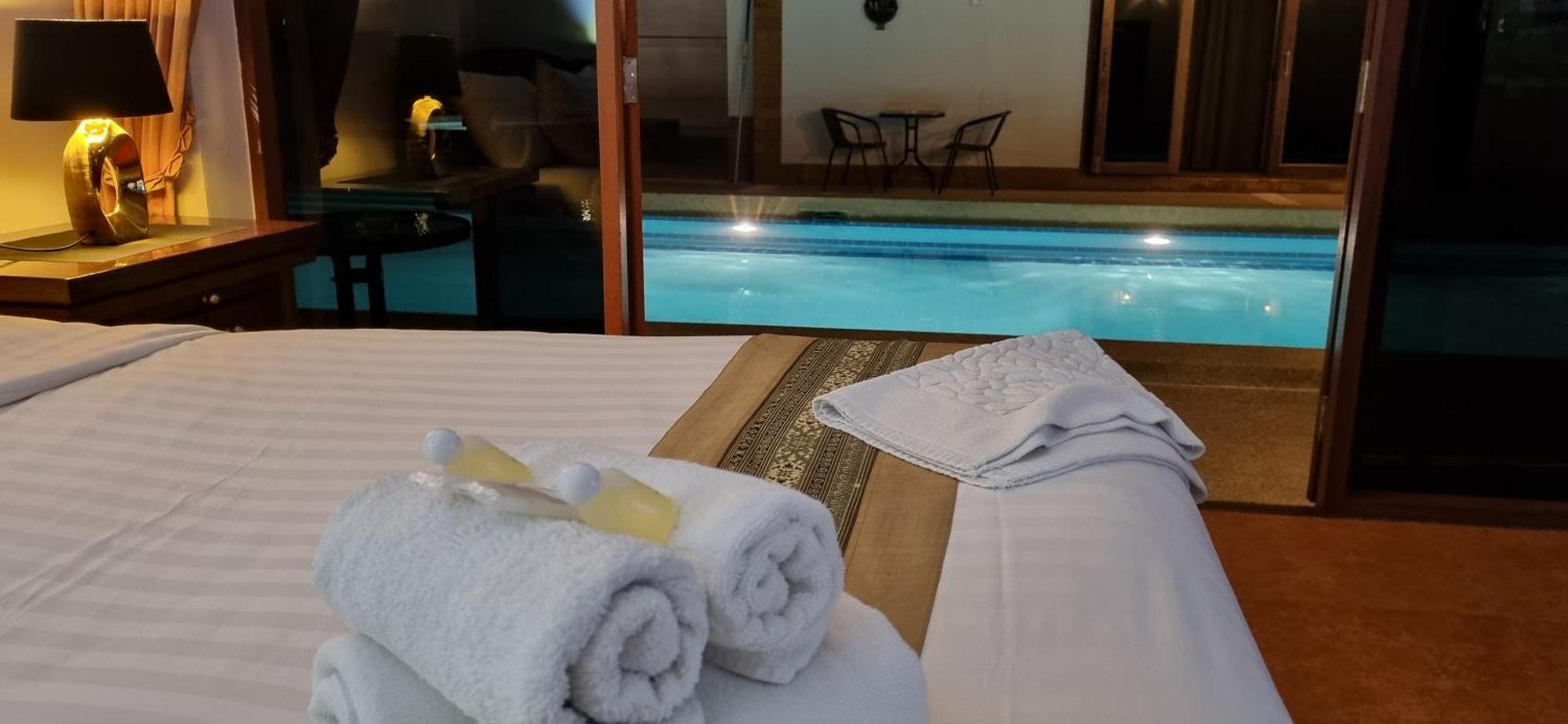 Meyers Hua Hin Hotel Bagian luar foto